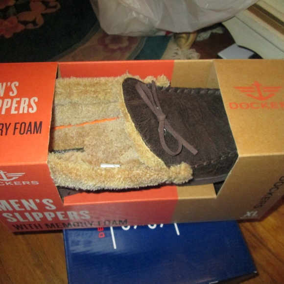 MEN'S DOCKER'S MEMORY FOAM SLIPPERS SIZE XL - Picture 1 of 2